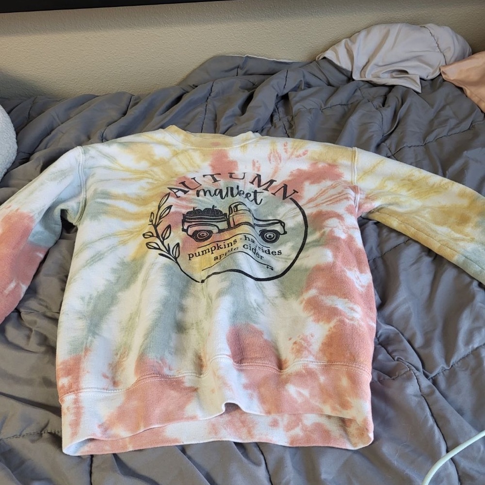 Cute fall crewneck, tie dye, size small
